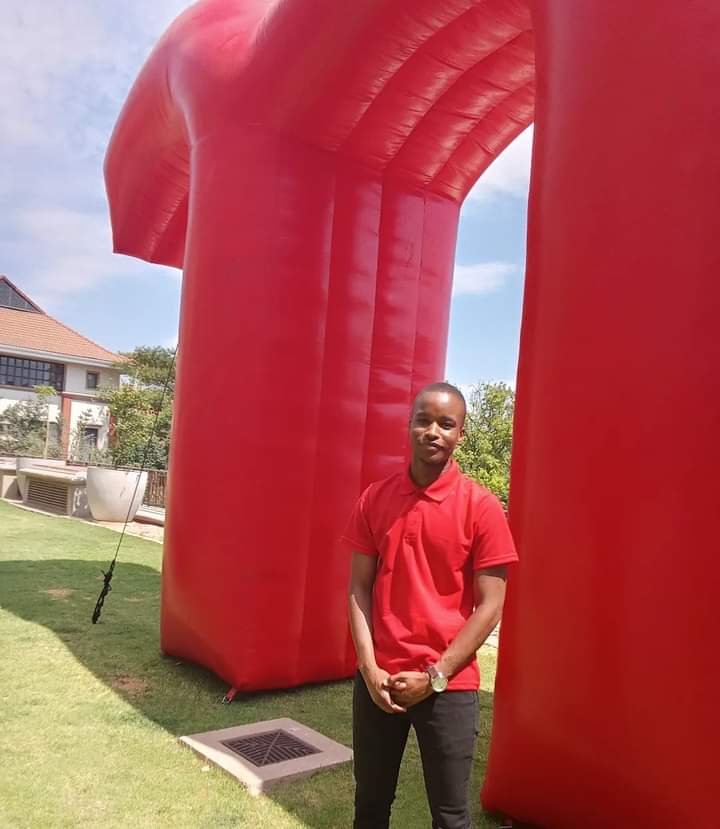 Thee_JayT's tweet photo. In another episode of #blackexcellence 🕴🏾
Today we are at the @Momentum_za Science of Success Festival 🫱🏿‍🫲🏽
#ScienceIsASuccess #Momentum #growthmindset https://t.co/A9f3AkqcOk