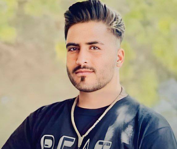 RojanAzadi2's tweet photo. صدای این دو جوان باشیم و نذاریم هشتگ بشن #رضا_رسايى و  #میلاد_زهره_وند در خطر جدی اعدام هستن نذاریم فراموش بشن. https://t.co/AQ3jzf0RUv