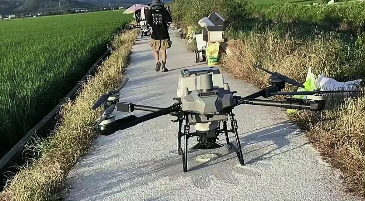 ZiQingYang3's tweet photo. DJI T60 https://t.co/y0c0oIPMD5