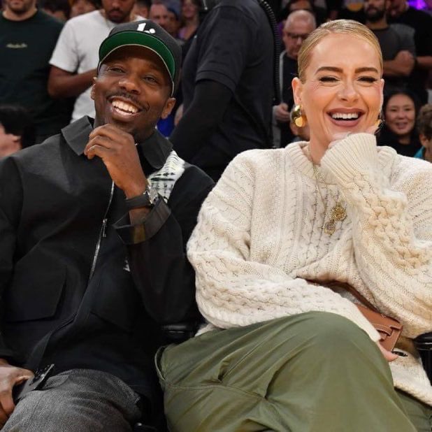 adeledailynet's tweet image. Adele at tonight’s Lakers vs Mavericks basketball game. #DALvsLAL