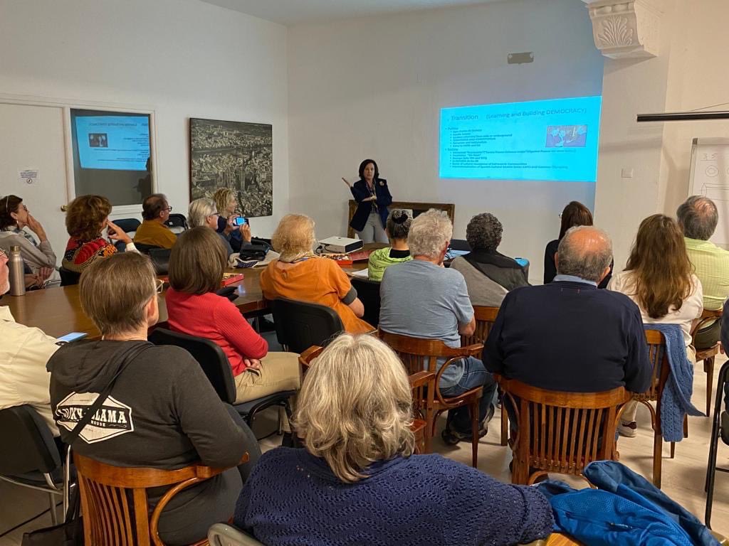 DemsAbroad's tweet photo. ๐บ๐ธ๐ช๐ธ Great turnout for our @DemsAbroadES presentation by Dr. Catalina Castillรณn on Spain's Transition to Democracy. Fascinating discussion!
#DemsAbroad #VoteFromAbroad #AmericansinSpain https://t.co/WP5xEbVt99