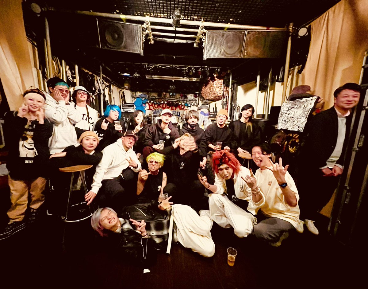 settleon's tweet photo. 昨日はSETTLE ON pre.“TOKYO UNDER THE SLUM vol.8”下北沢ろくでもない夜を選んでくれてありがとうございました‼️
またライブハウスで会おう🔥
-LINE UP-
@badchh_official
@fooligans_JPN
@WILDOGS_JP
@savage_culture_
#SETTLEON
#TOKYOUNDERTHESLUM
#マニックパニック
#マニパニアンバサダー https://t.co/XnCpbrIhoD
