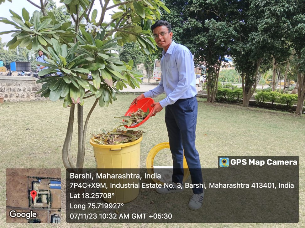 NSS_MITCORER's tweet photo. 'If each one of us cleans the area before their house then the whole world will be cleaner than earlier'. Volunteers of MITCORER participated in Swacchata Abhiyan in the premises and have done their job effectively. https://t.co/KNKHiHlAGQ