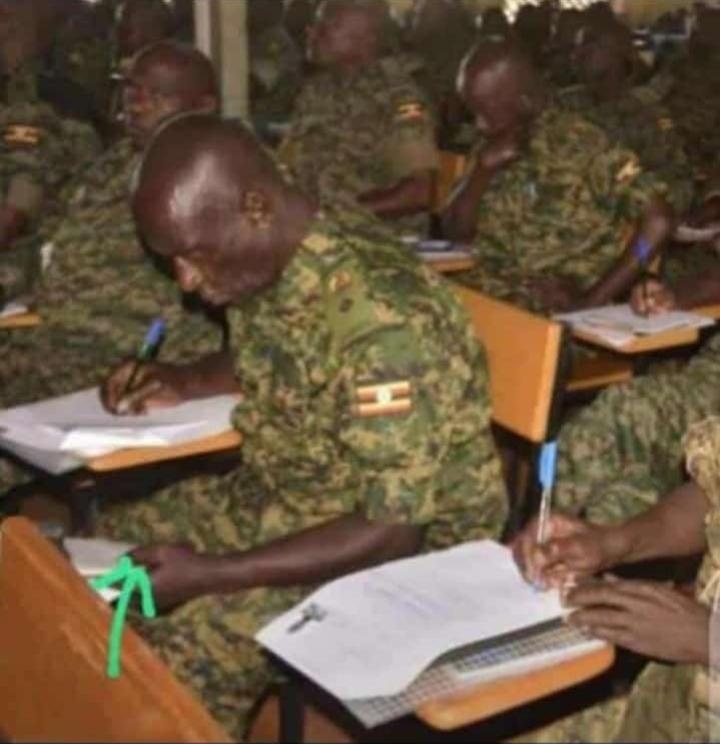 marvin_lule68's tweet photo. What lessons do you learn from this picture?😂 https://t.co/okfHMGze8f
