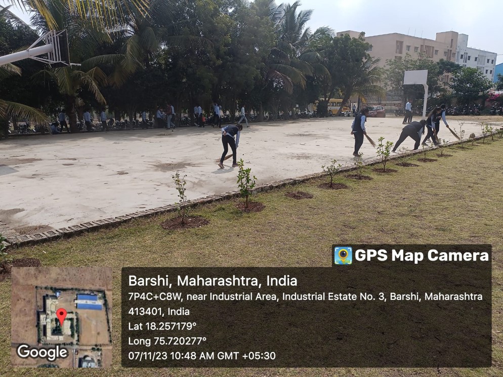 NSS_MITCORER's tweet photo. Swacchta Abhiyan at MITCORER Barshi https://t.co/oUcqaQCK1p