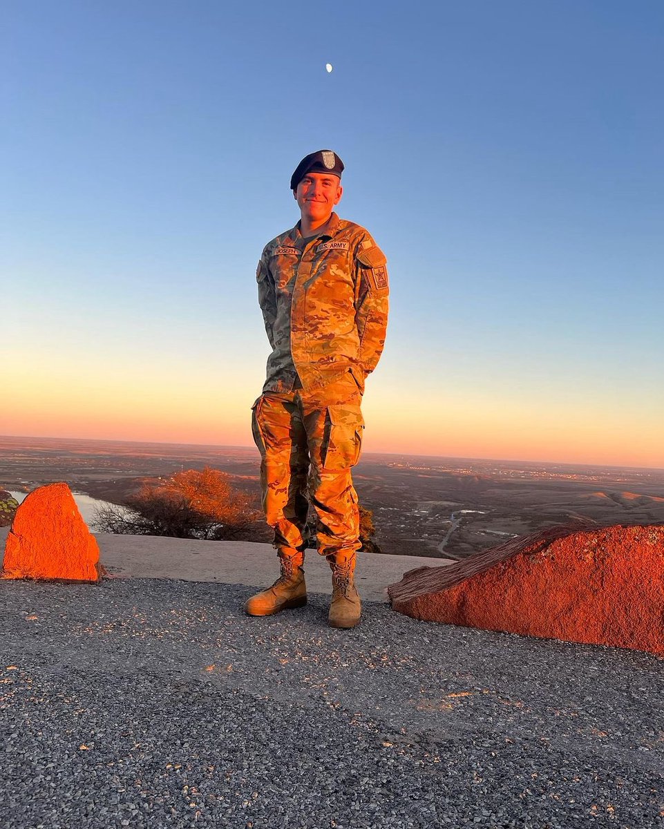 lZZlPOP's tweet photo. lohanthony joining the army was not on my 2023 bingo card… https://t.co/7wGn9g4YvW