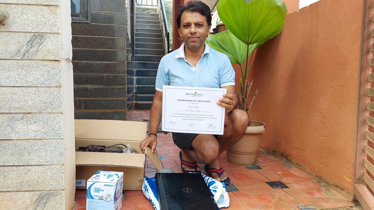 RecyclearthF's tweet photo. Mr. Ajay Singh from Dharwad is our latest #warrioragainstwaste He helped us by spreading the word about our initiative in his neighborhood. He is a cycling enthusiast &amp; has covered 600kms within 40 hours twice. Samaritans such as him will help us in making the twin cities clean. https://t.co/Ps4Eg9MEN9