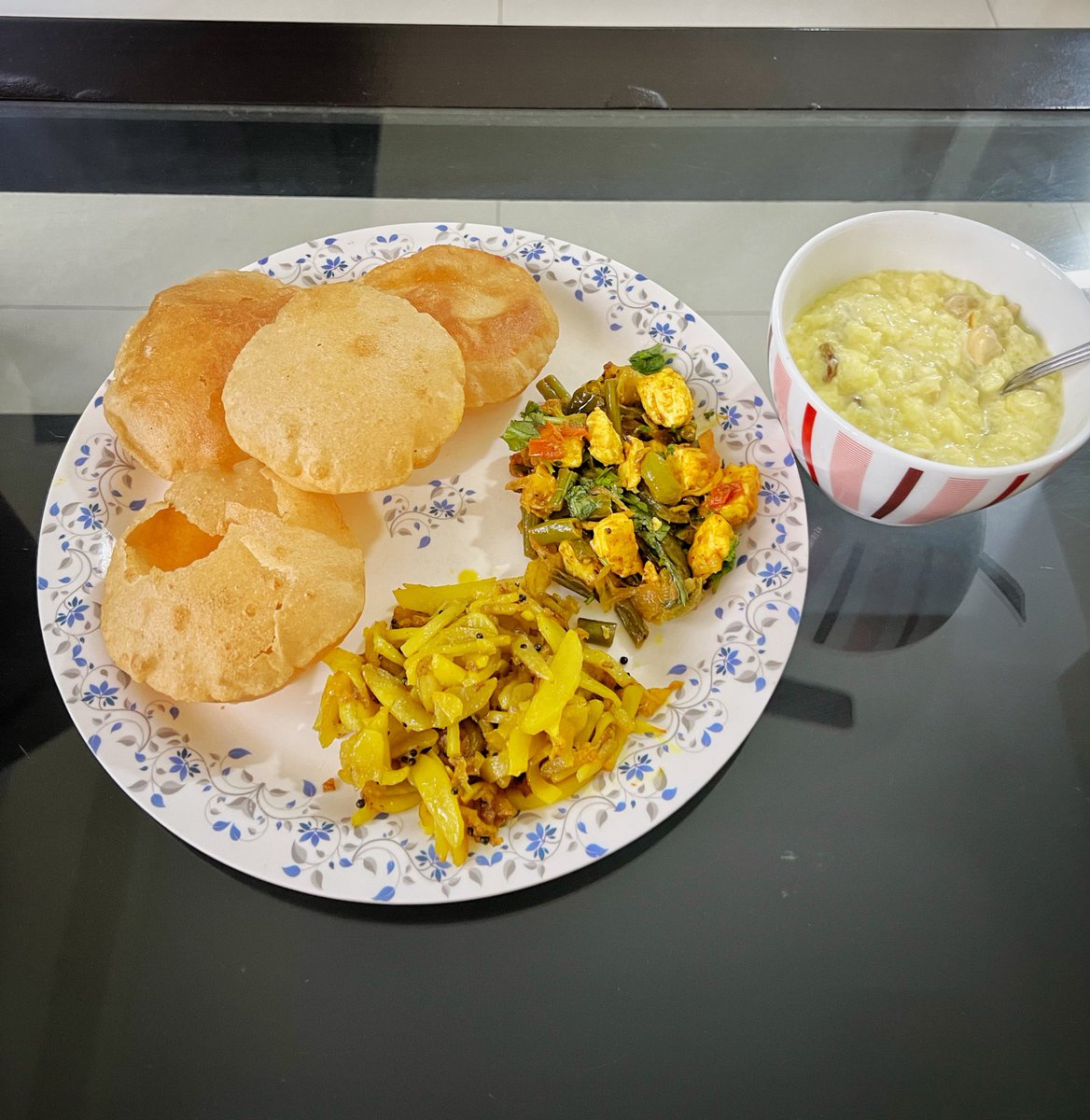 stardust3001's tweet photo. Happiness is ma ke hath ka khana…
🫠❤️😋😋
#breakfastscenes https://t.co/zmodfV5SJQ