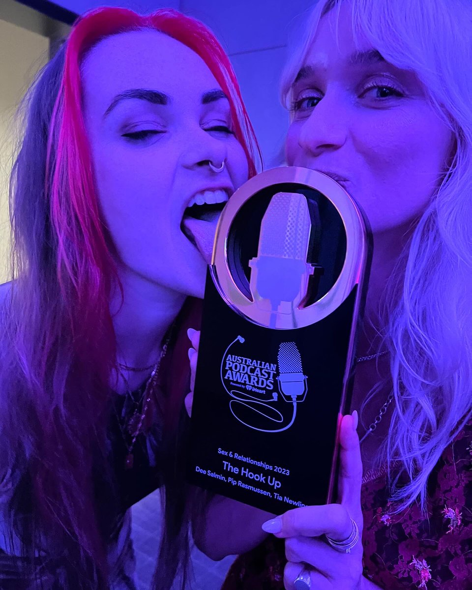 sorry for anyone following me here on insta I know I’m sick of me too but we won an aus podcast award for The Hook Up and I’m proud of us!!!!