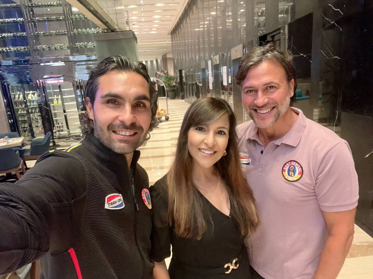 Nostalgic evening ! So much to reminisce 💙… so much to recall… and so much to look forward to ❤️💛 Thank you for the wonderful meet. Good luck for the rest of the season coaches 😉 🌟 💫 @CarlesCuadrat @DimasDelgadoMor @eastbengal_fc @EBRPFC @IndSuperLeague