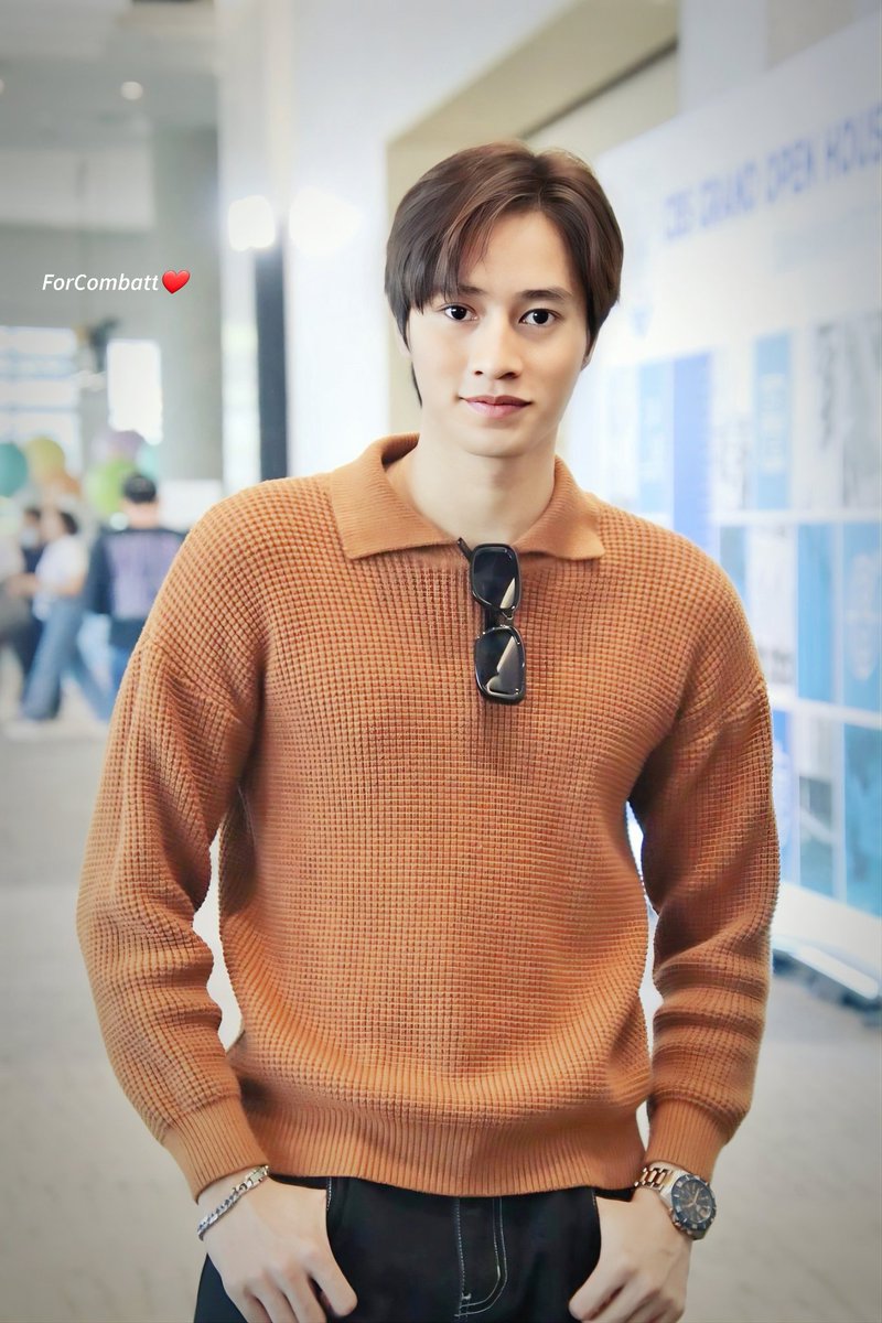 หล่อไม่พักเลย💖

[<a href="/CombatPanumas/">ItsCombat</a>]
#its_combat
#STMDTHAILAND