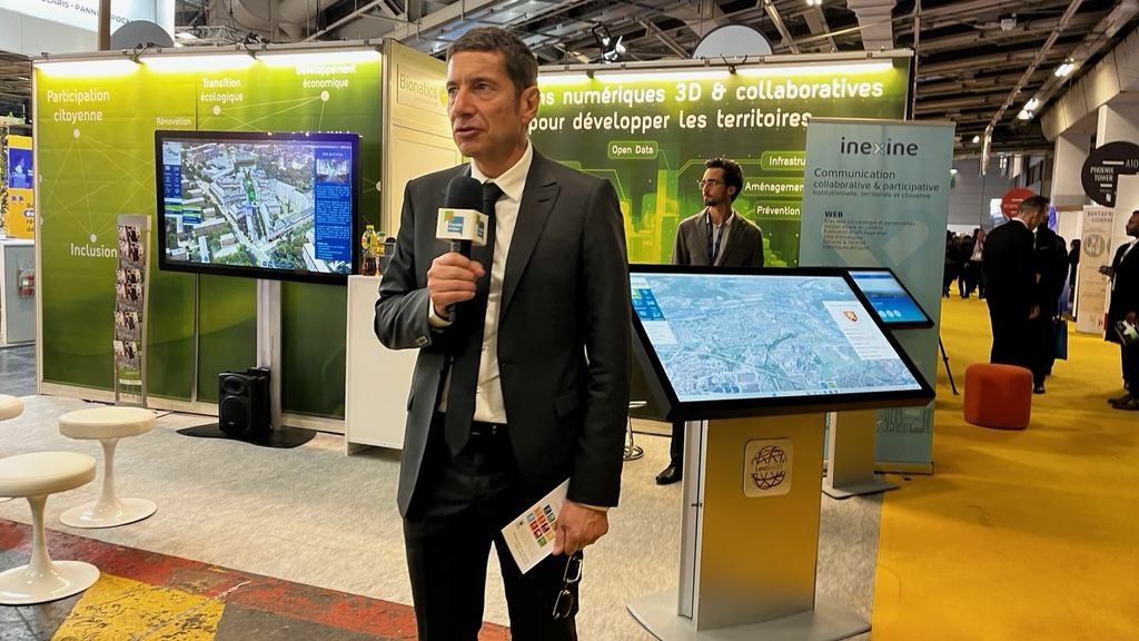 Inexine (@_inexine) on Twitter photo En direct du <a href="/salondesmaires/">Salon des Maires et des Collectivités</a> !
Quand les grands esprits se rencontrent 😎
Mr <a href="/davidlisnard/">David Lisnard</a> , Maire de <a href="/villecannes/">Cannes</a> et président de l'<a href="/l_amf/">AMF | Association des maires de France</a> interviewé face à nos solutions de #communication #citoyenne #collaboratives et à celles de <a href="/Bionatics/">Bionatics</a>
🔥Dernier jour: Pavillon 4 Stand A97 En direct du <a href="/salondesmaires/">Salon des Maires et des Collectivités</a> !
Quand les grands esprits se rencontrent 😎
Mr <a href="/davidlisnard/">David Lisnard</a> , Maire de <a href="/villecannes/">Cannes</a> et président de l'<a href="/l_amf/">AMF | Association des maires de France</a> interviewé face à nos solutions de #communication #citoyenne #collaboratives et à celles de <a href="/Bionatics/">Bionatics</a>
🔥Dernier jour: Pavillon 4 Stand A97