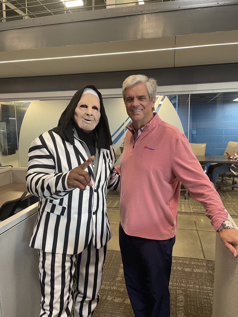 asmiley52's tweet photo. Happy Halloween from P&amp;S Transportation https://t.co/05UcxhEStw