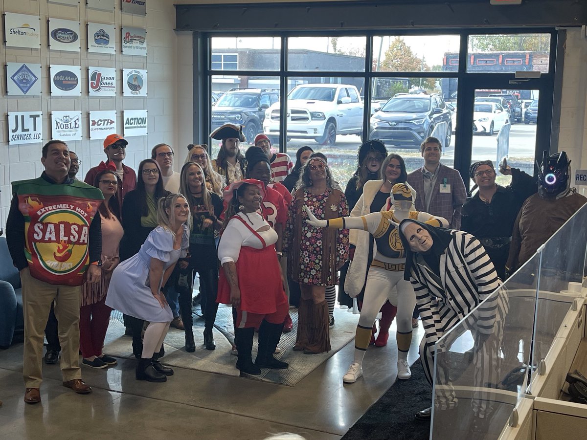 asmiley52's tweet photo. Happy Halloween from P&amp;S Transportation https://t.co/05UcxhEStw