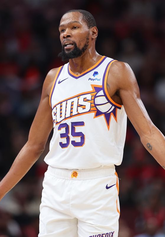 TheHoopCentral's tweet photo. Kevin Durant over the last 14 games:

31 PTS - 4 REB - 9 AST
39 PTS - 8 REB - 10 AST
38 PTS - 9 REB - 9 AST
31 PTS - 6 REB - 6 AST
28 PTS - 9 REB - 4 AST
38 PTS - 9 REB - 5 AST
25 PTS - 7 REB - 9 AST
41 PTS - 4 REB - 5 AST 
31 PTS - 8 REB - 3 AST
28 PTS - 6 REB - 1 AST
26 PTS - 2 REB - 7 AST
26 PTS - 4 REB - 7 AST
39 PTS - 11 REB - 2 AST
32 PTS - 8 REB - 2 AST