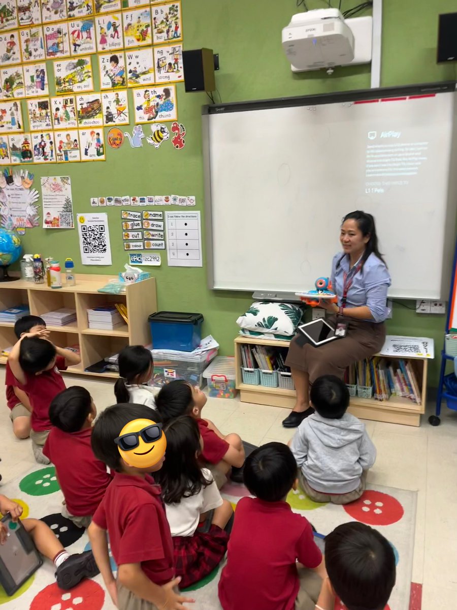 This week for our Young Coders CCA with <a href="/CarrieLingYii/">carrielingyii</a> , we explored Xylo to play and make songs using simple coding. Students learn to sequence commands to compose their own songs! <a href="/HELPISKL/">HELP International School</a>  #HIS_Learning