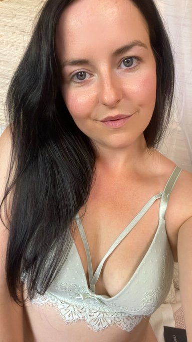 Guten Morgen ☀️  🔥Heute gibt&rsquo;s noch 50% Black week Rabatt auf mein Bestfans 👉🏻 https://t.co/d2yI0PffRk Und<a href="/tag/girl"class="tags"><span>#girl</span></a><a href="/tag/goodnight"class="tags"><span>#goodnight</span></a><a href="/tag/night"class="tags"><span>#night</span></a><a href="/tag/girlnextdoor"class="tags"><span>#girlnextdoor</span></a>