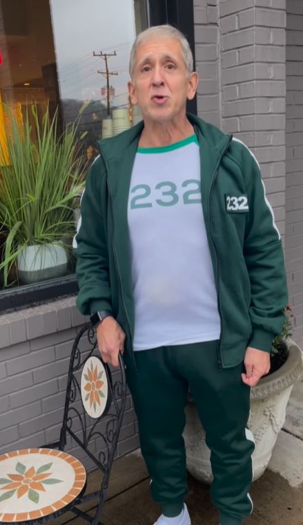 DuskV012's tweet photo. Rick Mercurio

Rick #232 is one of the oldest contestants of the reality show, Squid Game. He was born in the year 1954 and is 69 years old.
https://t.co/7yubR1Br41

#NetflixRealityShow #RealityStar #SquidGameTheChallenge #bio #linkinbio #linkinprofile https://t.co/cxVx14Alc5