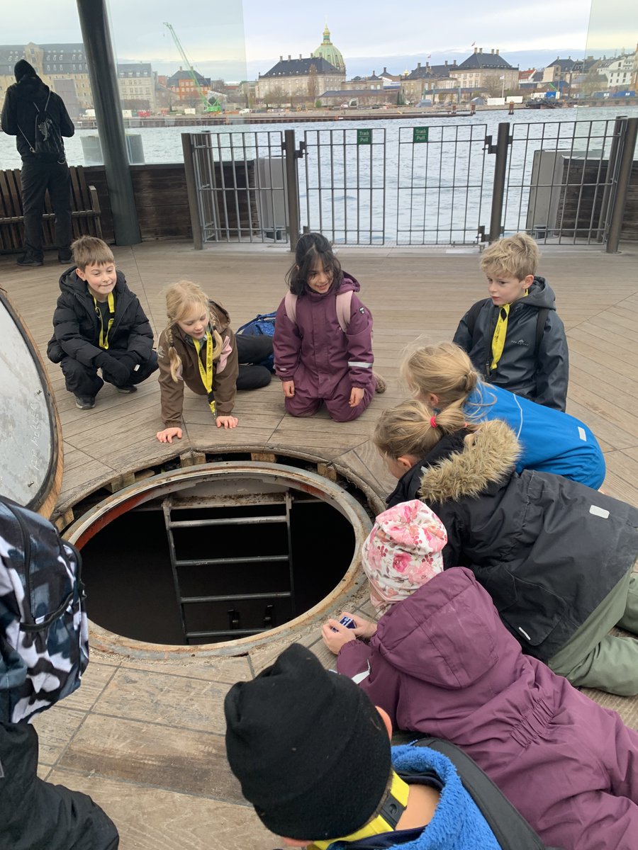 Grade 2 students at CIS took a trip to  #Operaparken this week. Boarding a boat, blending map exploration with diverse modes of transportation. A memorable day that deepened the children's understanding of maps and their connection to the world.
#pypschool #grade2learning