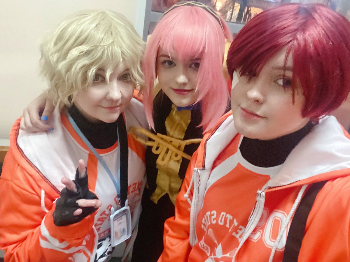kaze_ni_naritai's tweet photo. Ну и сюда тоже буду вбрасывать что-нибудь, все же прямо с концами из твиттера съехать рука не поднимается 🥲👌🏻

Скатались с @ebebebenny на фестик, там были милые вокалоиды 👌🏻 #allforthegame #andrewminyard #neiljosten #cosplay #ври #всерадиигры #vocaloid https://t.co/WryRGmMp8L