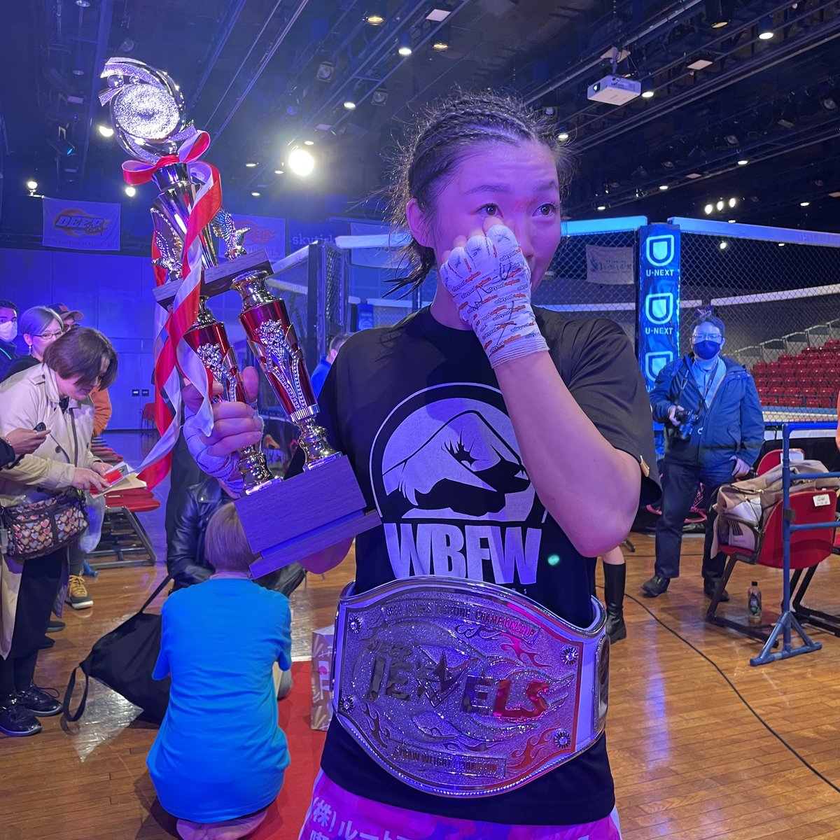 MMA_BLOWS's tweet photo. BLOWSはタイトルマッチまでいくけどベルトが獲れないのジンクスをひっくり返してくれました。

#松田亜利沙 
#DEEPJEWELS https://t.co/xb0A4yMlTl