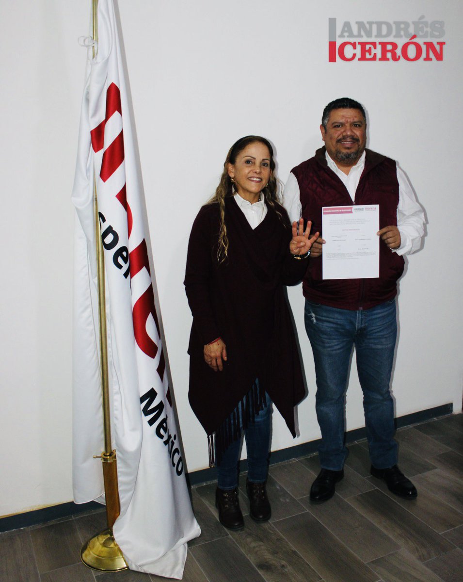AndresCeronPue's tweet photo. Hoy les comparto que me registré como aspirante a diputado del Distrito 19 local en el proceso interno de mi partido @MorenaSi_Puebla. 

Gracias al apoyo de amigas y amigos del sur  de Puebla ha sido posible. 

¡Vamos a dar la batalla por Amor a Puebla ¡Vamos a ganar! https://t.co/pnxPid4elM