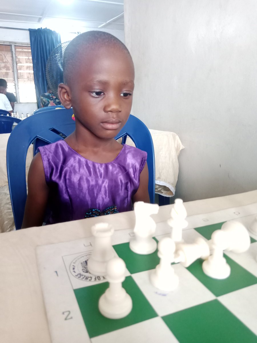 Olabodeblaze's tweet photo. Meet the youngest chess protege in the city of Ibadan, Oyo state currently groomed by @BlazingKings_GC in a shelter facility for vulnerable children. Oluwadarasimi (4yrs) is on her quest to becoming the youngest female #Nigerian chess champion 🏆. @GiftOfChess @Tunde_OD @dr_doex https://t.co/BuHi7vJfmm