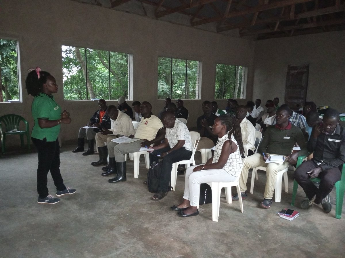 CIRCODU1's tweet photo. As highlighted herein https://t.co/FfAR1M82Hm by @RugyendoQuotes at @ResearchFindsUg. 

This is a timeline of what transpired at the Training of Trainers on Briquette and Energy Efficient Cookstove Production for @pelum_uganda Affiliates @ the National ELUM Centre, Mityana. 

/.. https://t.co/ZijsSvPS5f