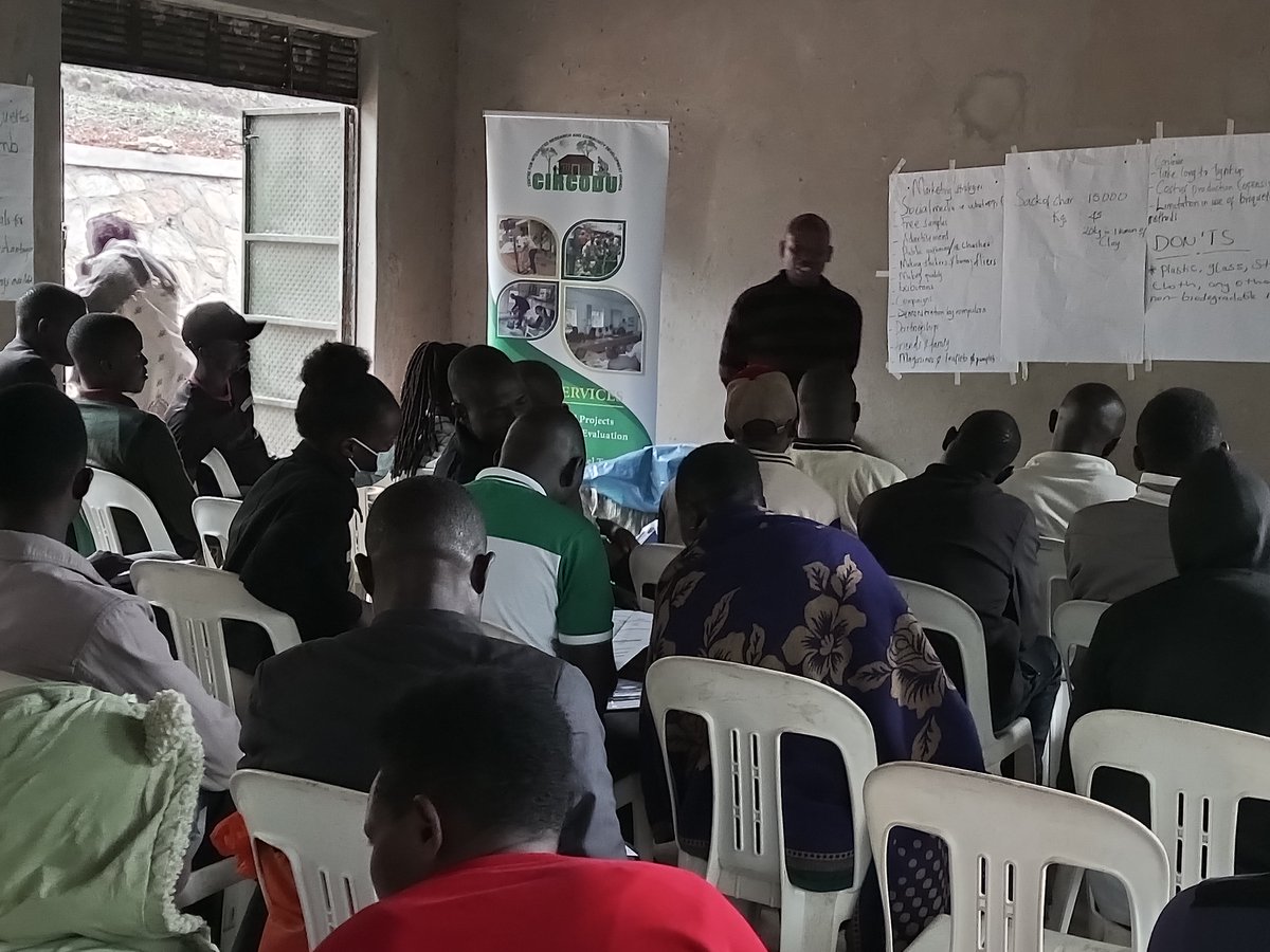 CIRCODU1's tweet photo. As highlighted herein https://t.co/FfAR1M82Hm by @RugyendoQuotes at @ResearchFindsUg. 

This is a timeline of what transpired at the Training of Trainers on Briquette and Energy Efficient Cookstove Production for @pelum_uganda Affiliates @ the National ELUM Centre, Mityana. 

/.. https://t.co/ZijsSvPS5f