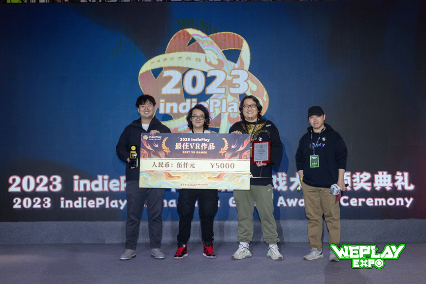 CiGAConnect's tweet photo. 2023 indiePlay China indie Game Award ceremony has ended！

Congratulations to Grimlord from @MetalCat_Studio win 'BEST VR GAMES'!

Thanks Pan Bohang, the founder of @VRinChina to present this award in 2023 indiePlay. https://t.co/SYGUtWaCim