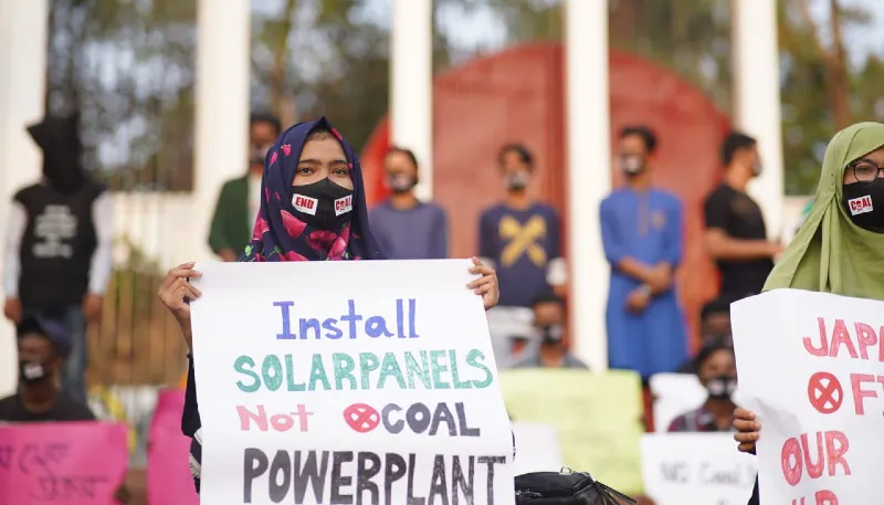 YouthNetGlobal's tweet photo. The climate crisis disproportionately affects women &amp; girls, making them more vulnerable to gender-based violence. It's time for girls' leadership, engaging men &amp; boys in gender-just #ClimateAction.
Let's foster equality and resilience at #COP28.
@ShakilaYouthnet #ClimateJustice https://t.co/n3lyP0zM3P