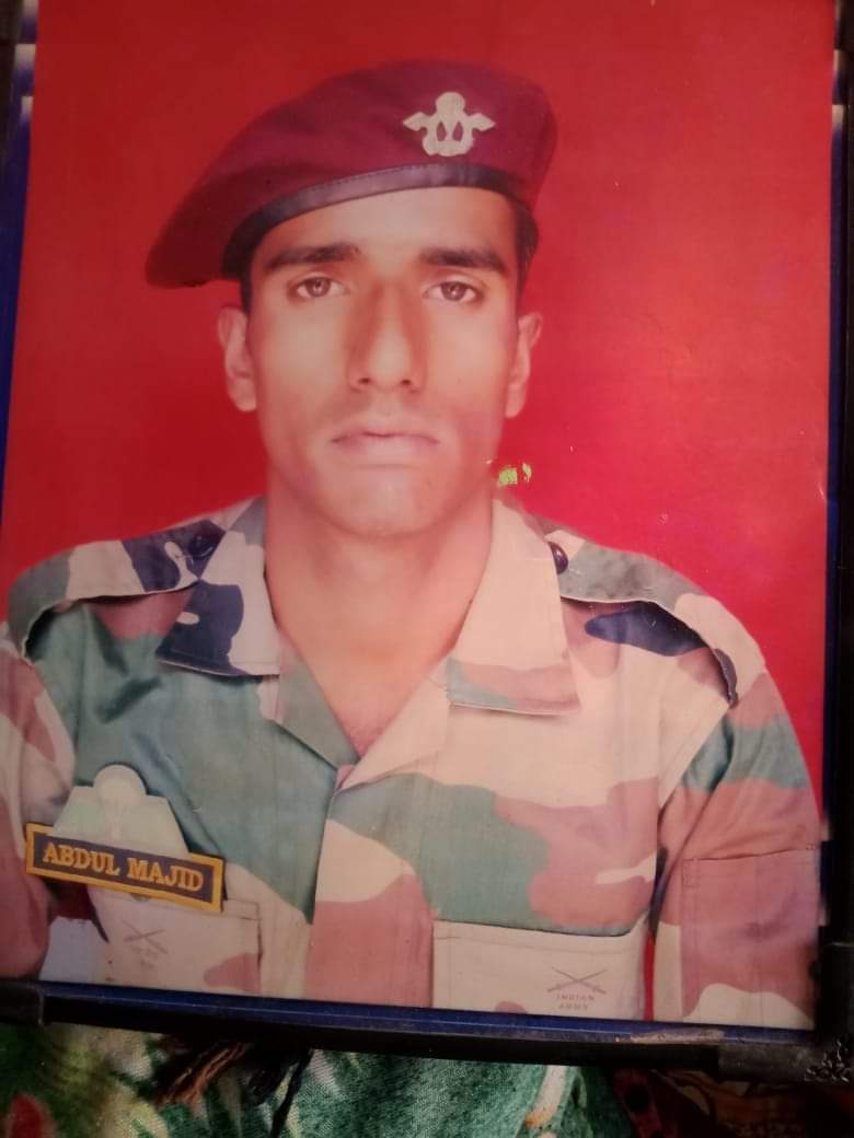 Duorope's tweet photo. Rajouri Encounter 
Pic of Abdul MaJid 9 PARA SF R/o Poonch KIA in Rajouri Encounter. https://t.co/sKNblEELtu