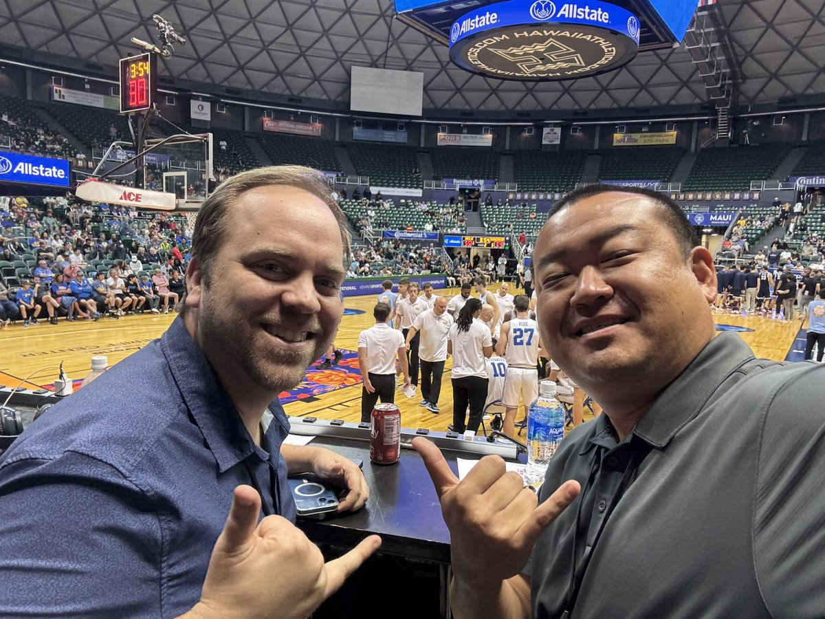 Kalani Takase (@slkalani) on Twitter photo Had a lot of fun covering some really good college basketball at this week’s <a href="/MauiInv/">Southwest Maui Invitational</a> alongside <a href="/EditorEdge/">Brett Edgerton</a>
Glad you made it out to the 808 🤙🏼 Had a lot of fun covering some really good college basketball at this week’s <a href="/MauiInv/">Southwest Maui Invitational</a> alongside <a href="/EditorEdge/">Brett Edgerton</a>
Glad you made it out to the 808 🤙🏼
