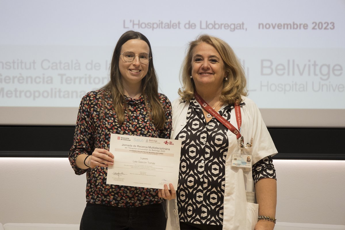 Felicitats a la Laia Gascón, de l’Àrea Malalt Crític, pel #PrimerPremi dels VI Premis Projectes de Recerca en Cures de l'@hbellvitge amb el projecte “Uso de la realidad virtual para el manejo de dolor y ansiedad en el paciente crítico durante la retirada de drenajes torácicos”