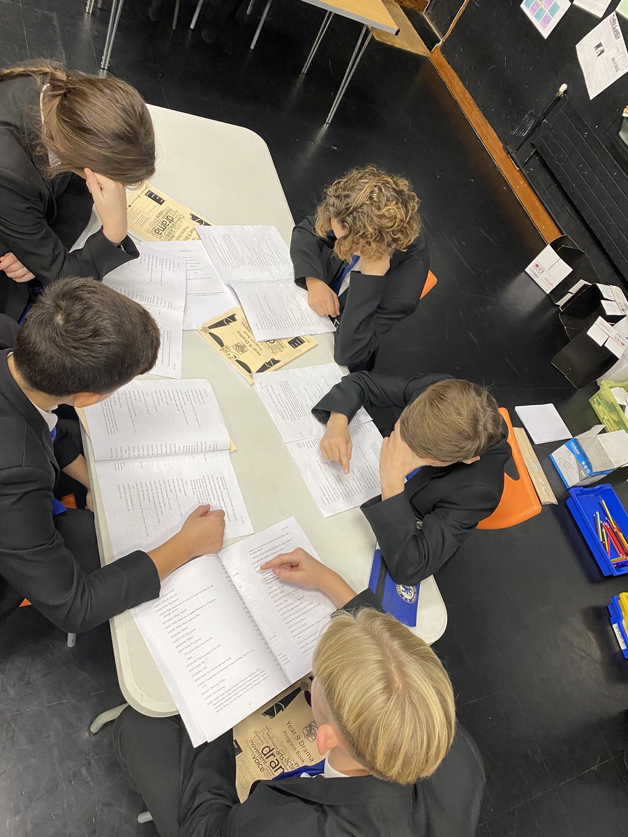 RodingDrama's tweet image. Y9 drama are choosing their assessment path: costume design, set design or acting, using Dennis Kelly’s DNA. @RodingValleyHS #TeamDrama