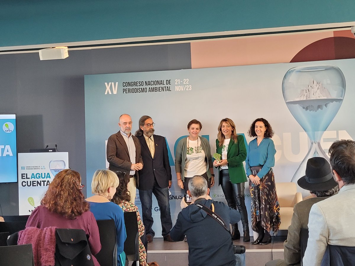 Nuestro XV #CongresoAPIA en @circulodebellas Agua, premio a la mejor labor de comunicación #teachersforfuterespain y dos días en los que hubo Un océano y muchos mares como explicó @ReneParmentier #genteapia