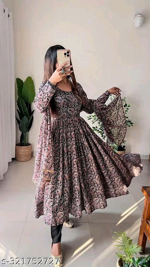 kavya_stylein's tweet photo. Digitally printed Gown and Duppata  Set for woman
Kurta Fabric: Georgette
Bottomwear Fabric: No Bottom
Sleeve Length: Three-Quarter Sleeves
Pattern: Printed
Set Type: Kurta with Dupatta
Stitch Type: Stitched
Net Quantity (N): Single
Size : S, M, L, 4XL
Price :720/-
#2kt https://t.co/Hl0JjOrvGb