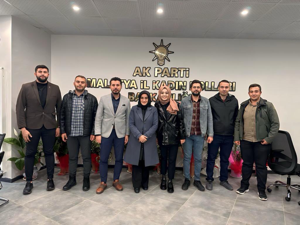 📍AK Parti Malatya İl Başkanlığı

AK Parti Yeşilyurt İlçe Gençlik Kolları Başkanımız @salihtav44 ve Yönetim Kurulu üyeleri; İl Kadın Kolları Başkanımız @esinylmztnrvrdi’yi ziyaret ettiler.