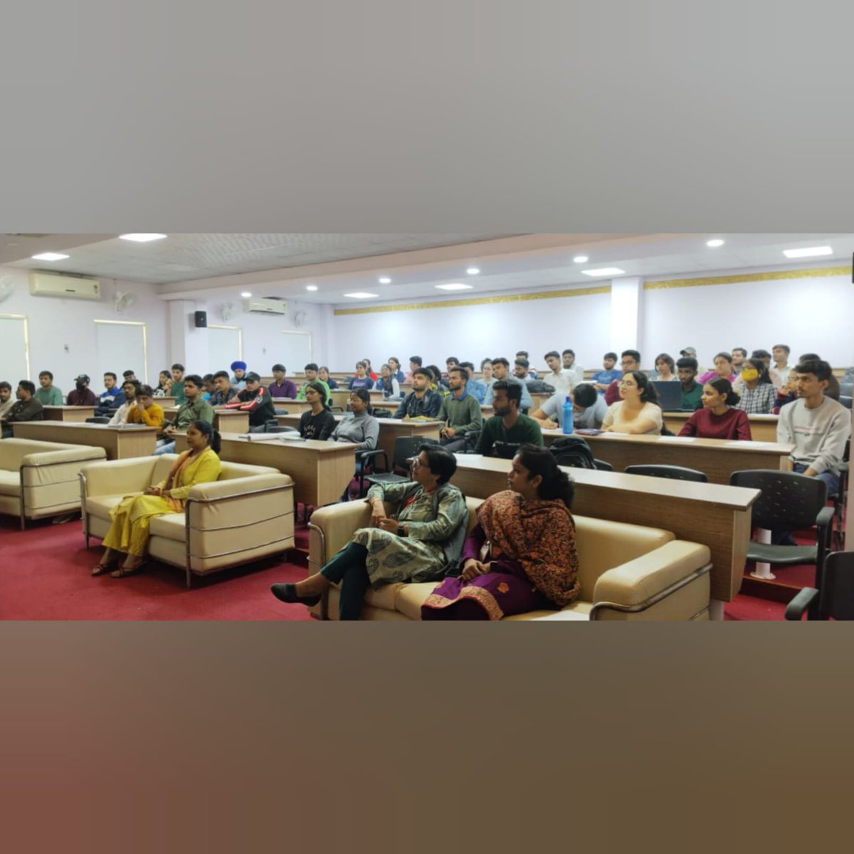 DronacharyaDgi's tweet photo. IIC Cell, Dronacharya Group of Institutions, Greater Noida organized workshop on ‘’Capital Budgeting for Entrepreneurs’’ on 16th and 17th November, 2023.
#workshop #capitalbudgeting #entrepreneurs #iic #greaterNoida #students #multipleplacement #DronacharyaGroupofInstitutions https://t.co/oCwi1LXW9W