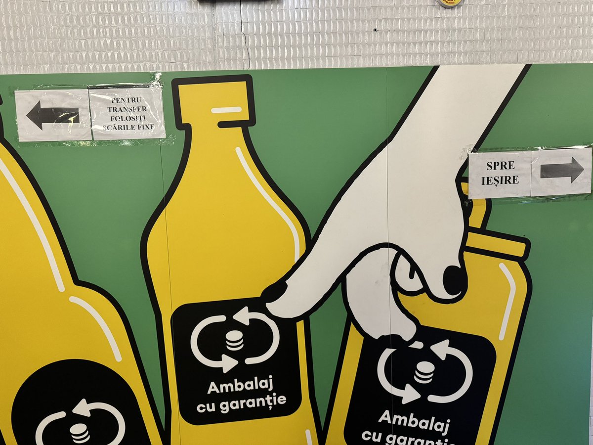 IonutGe76's tweet photo. Eu sunt de centru dar acum o iau la stanga … pe scari catre transferul sticlelor catre reciclarea adevarata, transparenta si implicata … #ReTuro #SGR #depositsystem #packaging #recycle https://t.co/pddrcBav49