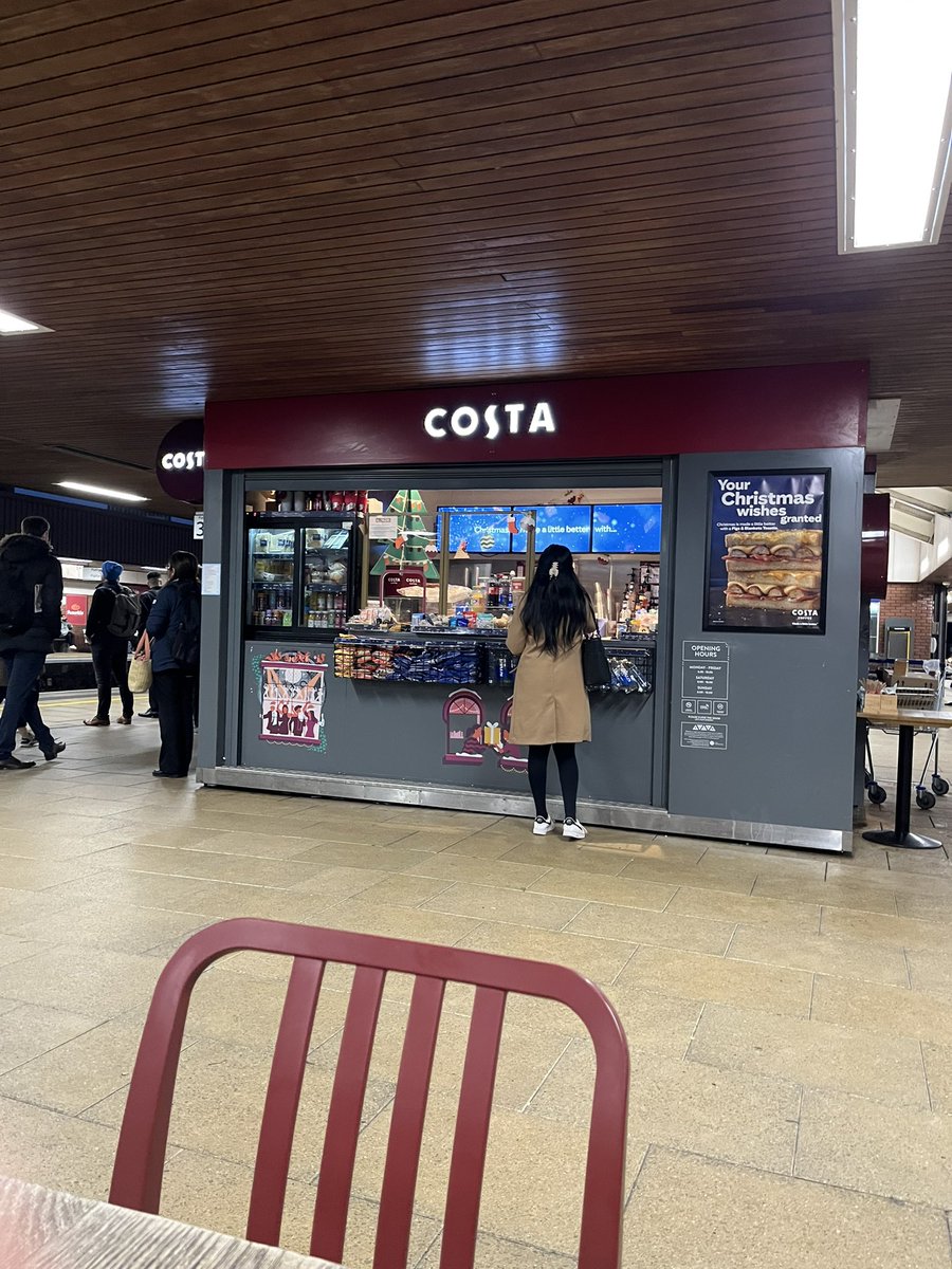 KarlPH78's tweet photo. When in Leicester station a visit to the @CostaCoffee on platform 3 is a must - the customer service from the chap which runs it, is nothing short of excellent. A smile, polite and engaging - certainly a need get this chap training others in other outlets! https://t.co/jQrW3dptJ7