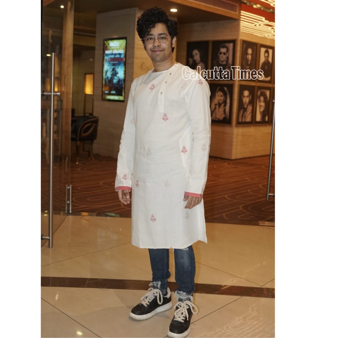 Calcutta_Times's tweet photo. Glimpses from the star-studded special screening of Bogla Mama Jug Jug Jiyo!
#exclusivescreening #tollywood #celeb #kolkata #calcuttatimes https://t.co/P5JYaeOryQ