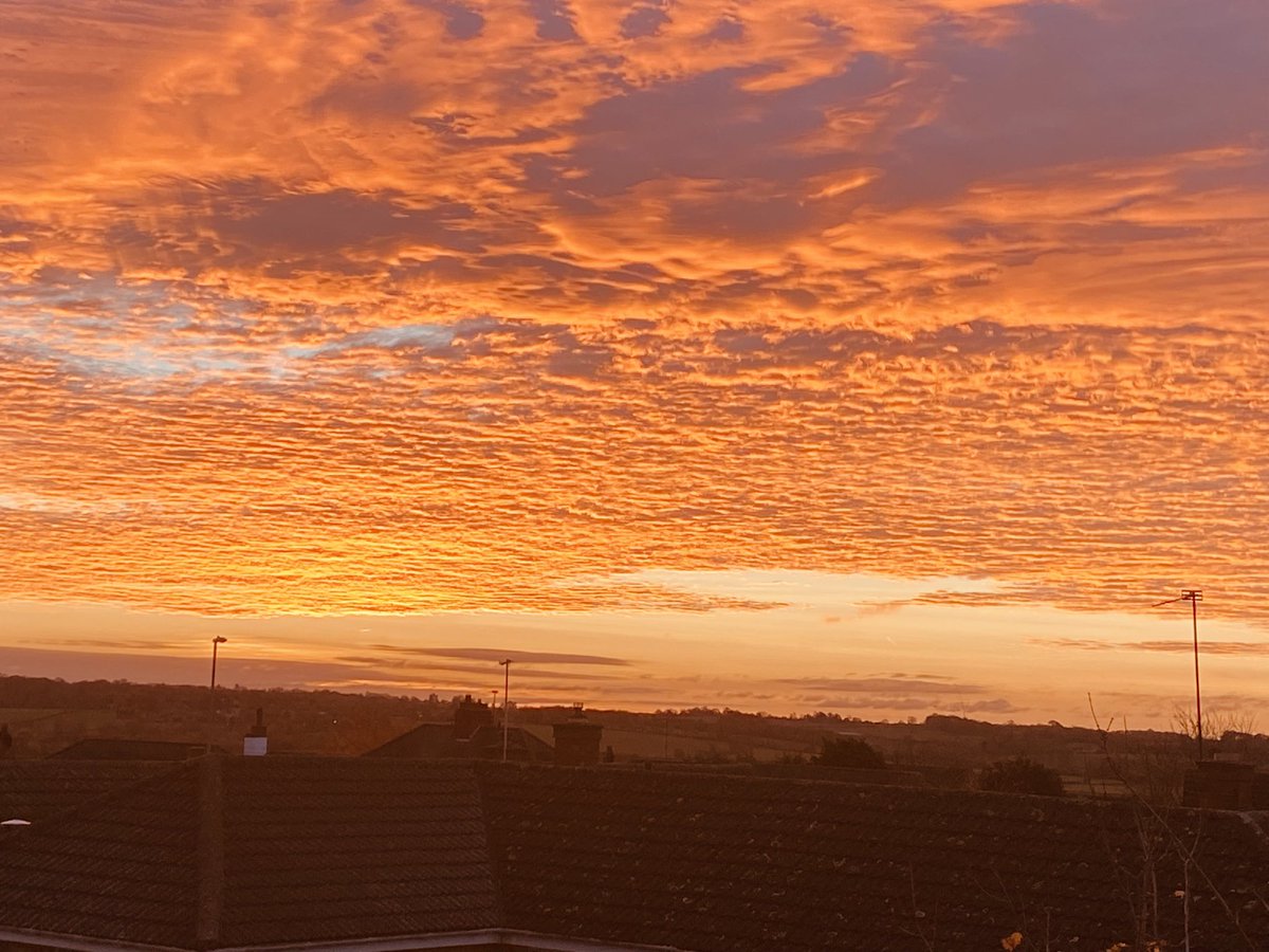 MJNorthampton's tweet photo. Amazing view across the Nene Valley from Abington Vale this morning @NNskies https://t.co/Uf2pEacjkj