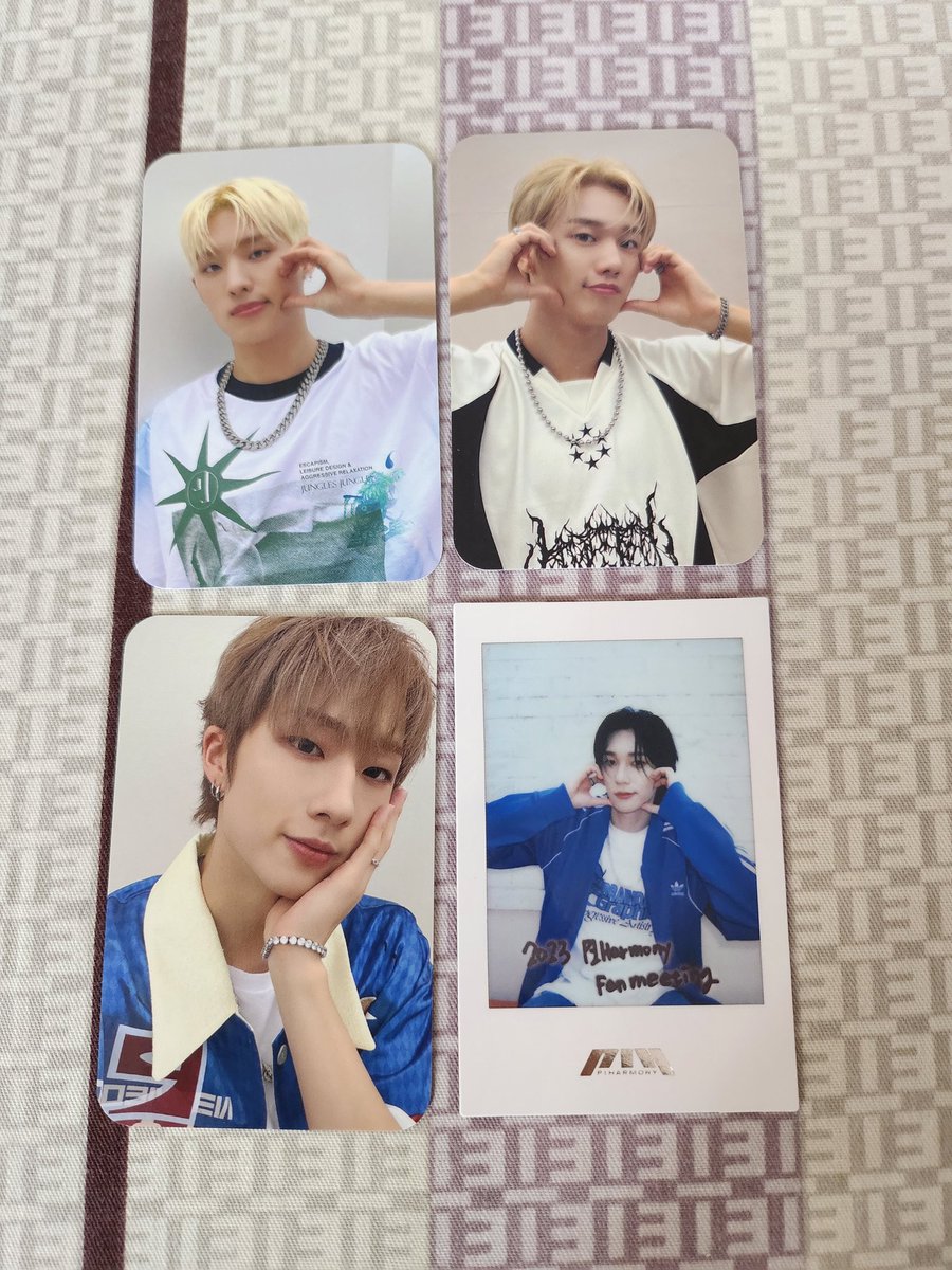 trash_byn's tweet photo. #fromfluttercart
P1h NZ fanmeet merch arrived!! Thank you so much ulit @fluttercart :))) https://t.co/v2TMkOEsC2