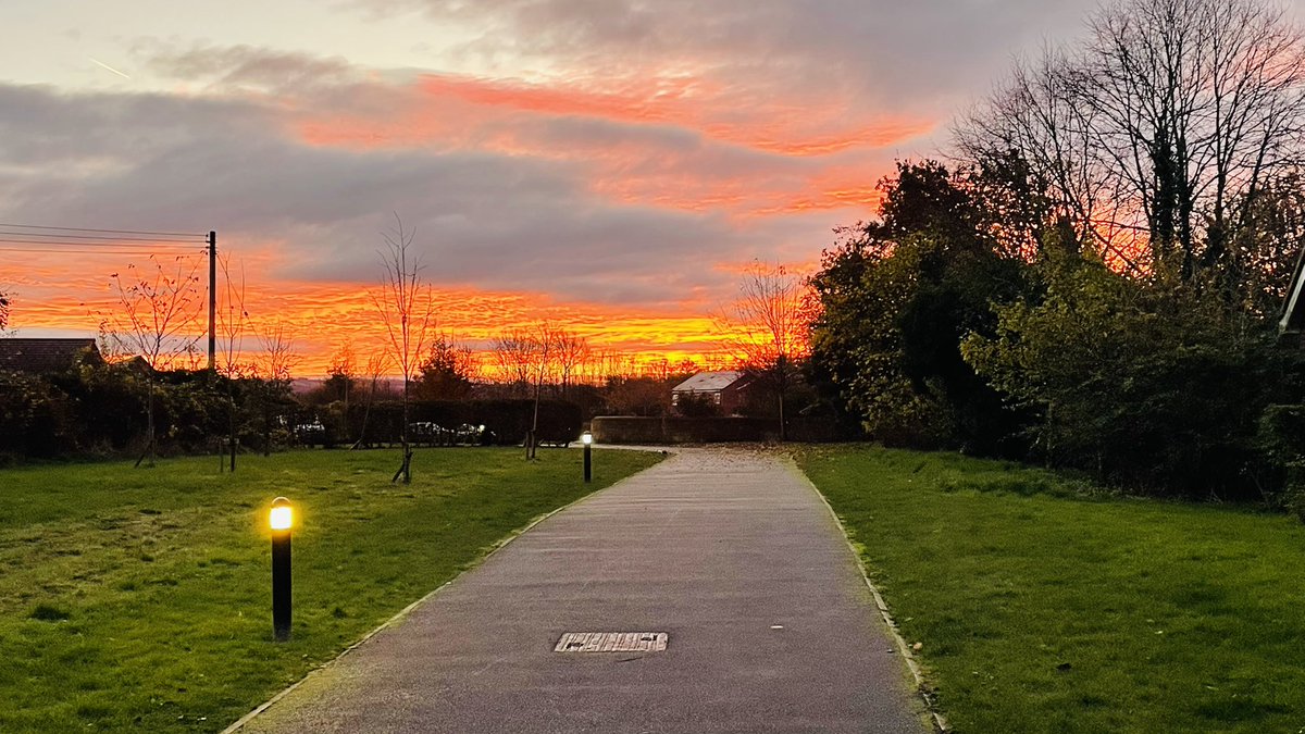 mpoore's tweet image. Today’s #UKVMUG is brought to you by a gorgeous sunrise 😀