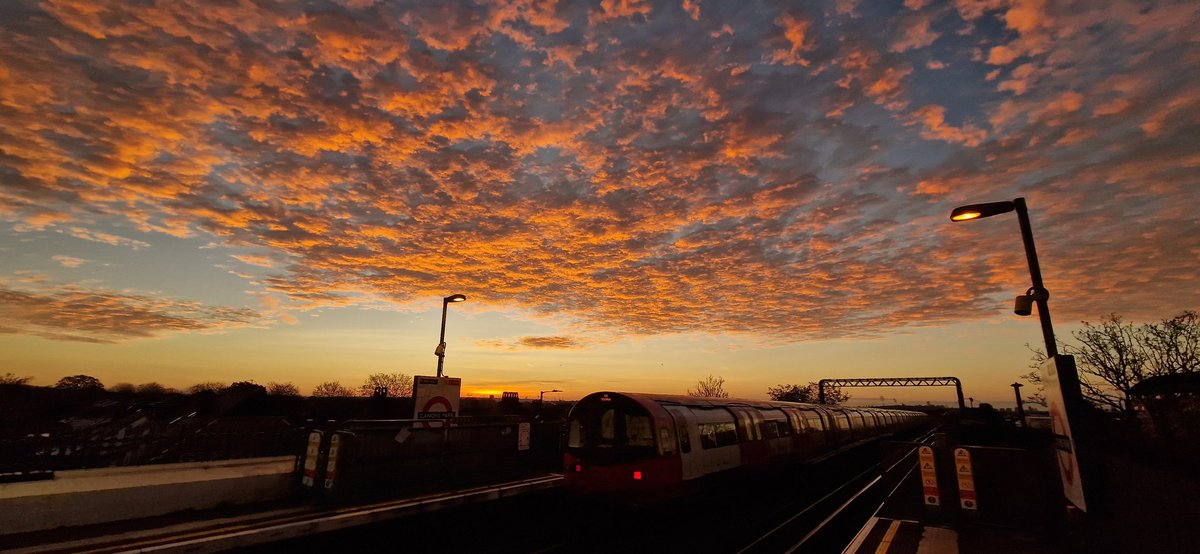 Beautiful sky over Canons Park tube on the <a href="/TfL/">TfL</a> <a href="/Jubilee_line/">Jubilee</a> this morning. <a href="/BBCLdnWeather/">BBC London Weather</a> <a href="/bbcweather/">BBC Weather</a> #RedSkyInTheMorning #ShepherdsWarning