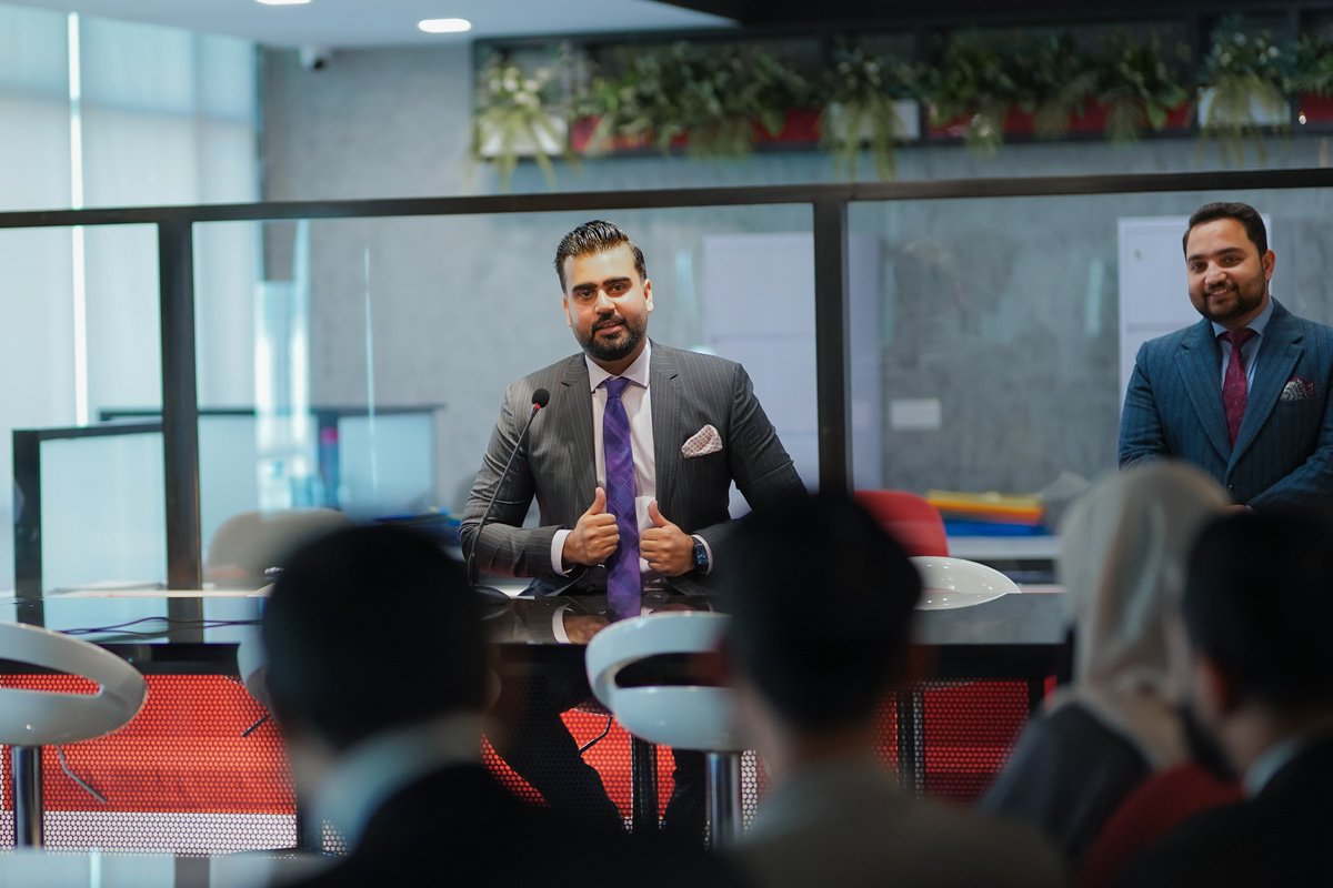 ShafiqAssad's tweet photo. Success is not about avoiding obstacles, but about overcoming them with unyielding determination and unwavering spirit. A true team works together and grows together.

Midweek session with my team at the One Eleven Group Head Office. Onwards and upwards, team. https://t.co/ugxVegYk8R