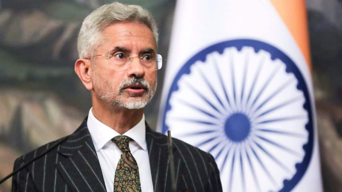 NewsAlgebraIND's tweet photo. BREAKING NEWS - Foreign Minister S Jaishankar announces that India and Iceland are collaborating closely on tapping geothermal energy in Ladakh and Himachal Pradesh 🔥🔥

Plans for similar projects in Northeast India. India sets ambitious target of 450 gigawatts of renewable energy capacities by 2030 ⚡