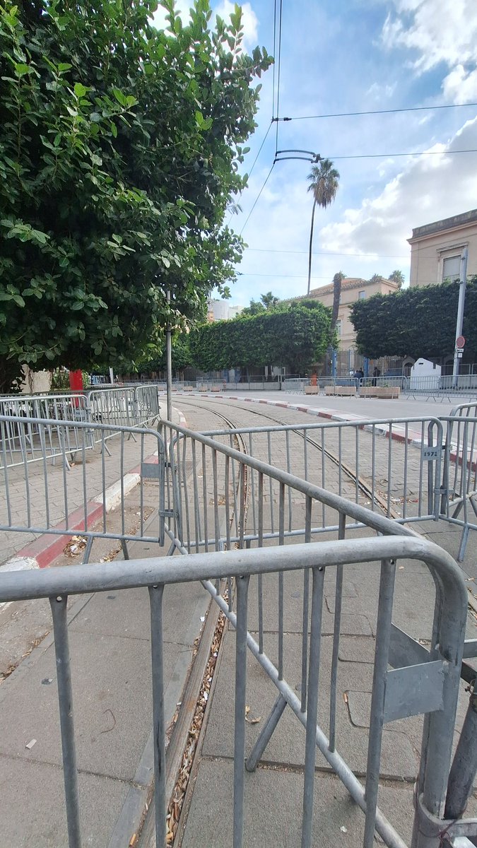 The french embassy, 'remainig and expanding' at the heart of the Capital, further clutteting public space.