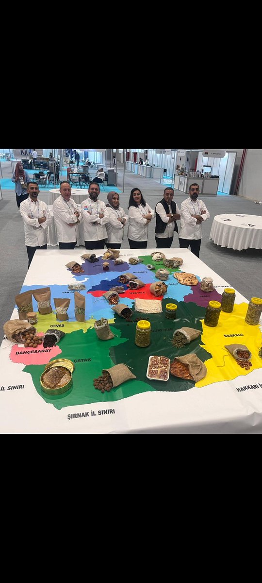 Helal Expo fuarında yapılan etkinlikte Van aşçılar ve pastacilar derneği olarak yerimizi aldık bizlere desteklerini esirgemeyen  <a href="/vantsokurumsal/">Van Ticaret ve Sanayi Odası</a>  <a href="/higuray65/">Halil İbrahim GÜRAY</a> <a href="/NecdetTakva/">Necdet Takva</a> <a href="/DoganNurses/">Doğan NURSES</a> <a href="/ipekyolubeltr/">İpekyolu Belediyesi</a> <a href="/geyikali/">ali geyik</a>  <a href="/DizalSemsettin/">şemsettin dizal</a> teşekkür ederiz